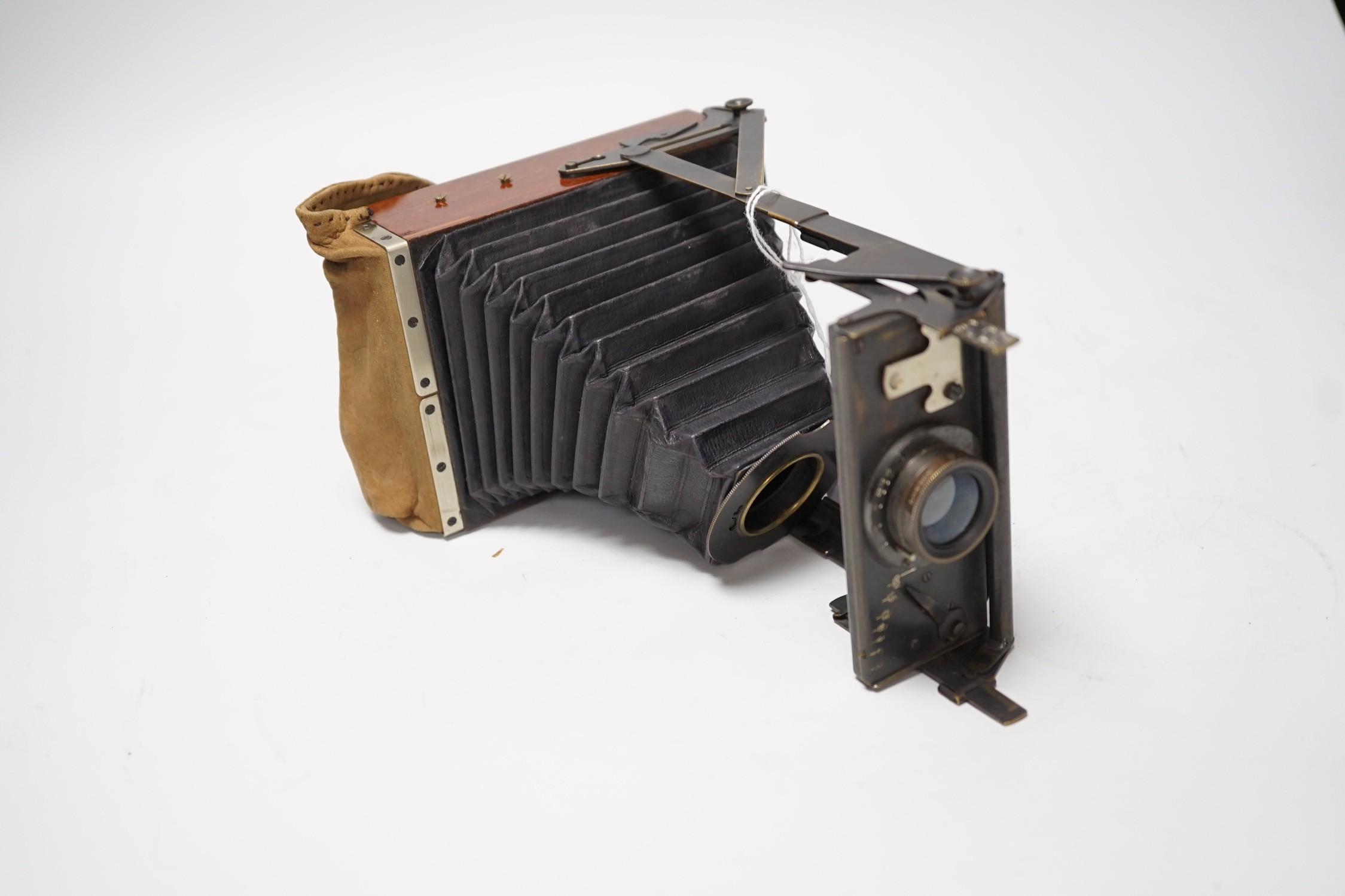 A Newman and Guardia Nydia camera